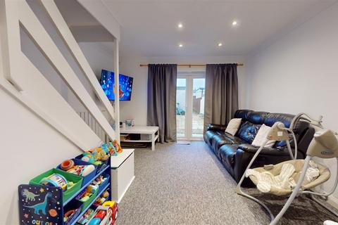 6 Quickthorn Close, Bristol, BS14 0RG