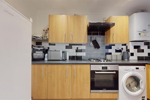 6 Quickthorn Close, Bristol, BS14 0RG