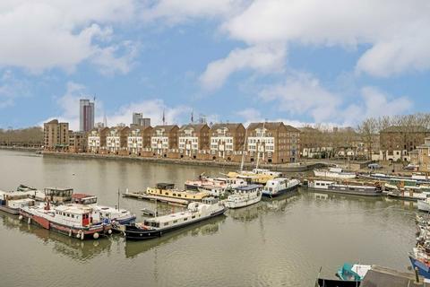 Flat 10, 3 Rainbow Quay, London, SE16 7UF