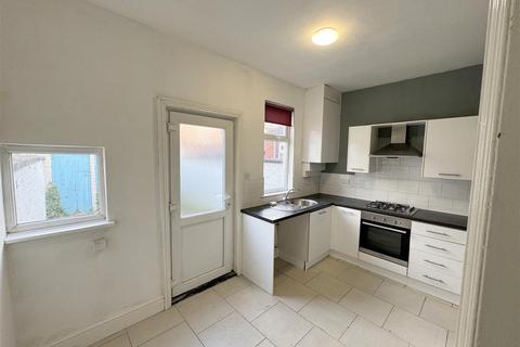 2 bedroom terraced house to rent, Vine Street, Darlington