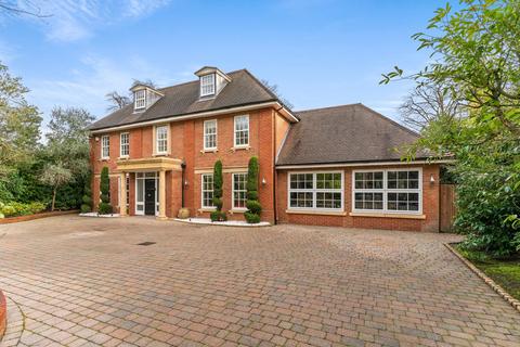 18 The Barton, Cobham, KT11 2NJ