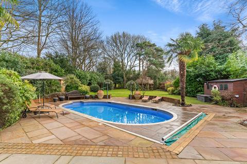 18 The Barton, Cobham, KT11 2NJ