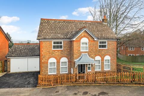 4 bedroom detached house for sale, Kempton Close, Alton, Hampshire