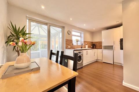 10 Aintree Road, Thornton-cleveleys, FY5 5HP