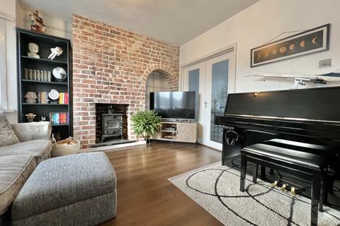10 Aintree Road, Thornton-cleveleys, FY5 5HP