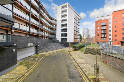 1 bedroom ground floor flat for sale, Hallings Wharf Studios, London E15