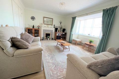 21 Armada Way, Westward Ho, Bideford, EX39 1XB
