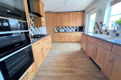 21 Armada Way, Westward Ho, Bideford, EX39 1XB