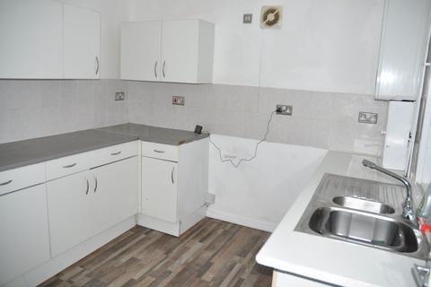 2 bedroom end of terrace house to rent, FLAT 2, 27, Holyhead, LL65