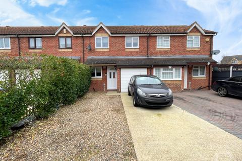 3 bedroom semi-detached house for sale, Danbury Crescent, South Ockendon, Essex, RM15 5XF