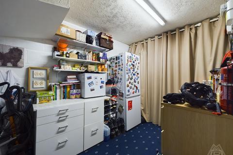 98 Danbury Crescent, South Ockendon, RM15 5XF