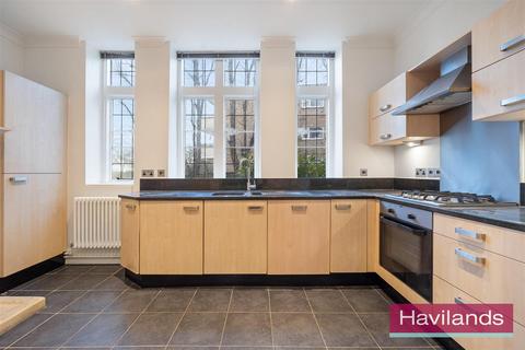 2 bedroom flat for sale, Appleby Court, Aldermans Hill, London