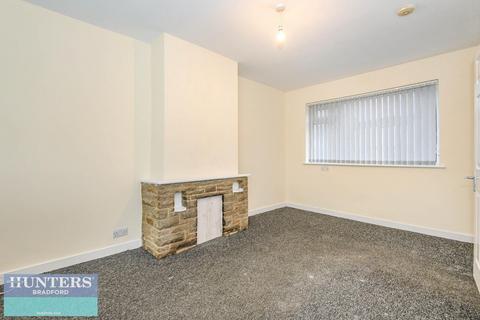 3 bedroom terraced house to rent, Tennis Avenue, Bradford, West Yorkshire, BD4