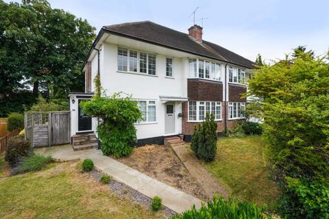 2 bedroom apartment to rent, Castleview Road, Weybridge, Surrey, KT13