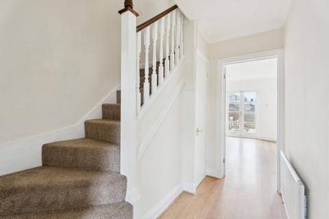 25 Bevan Hill, Chesham, HP5 2QS