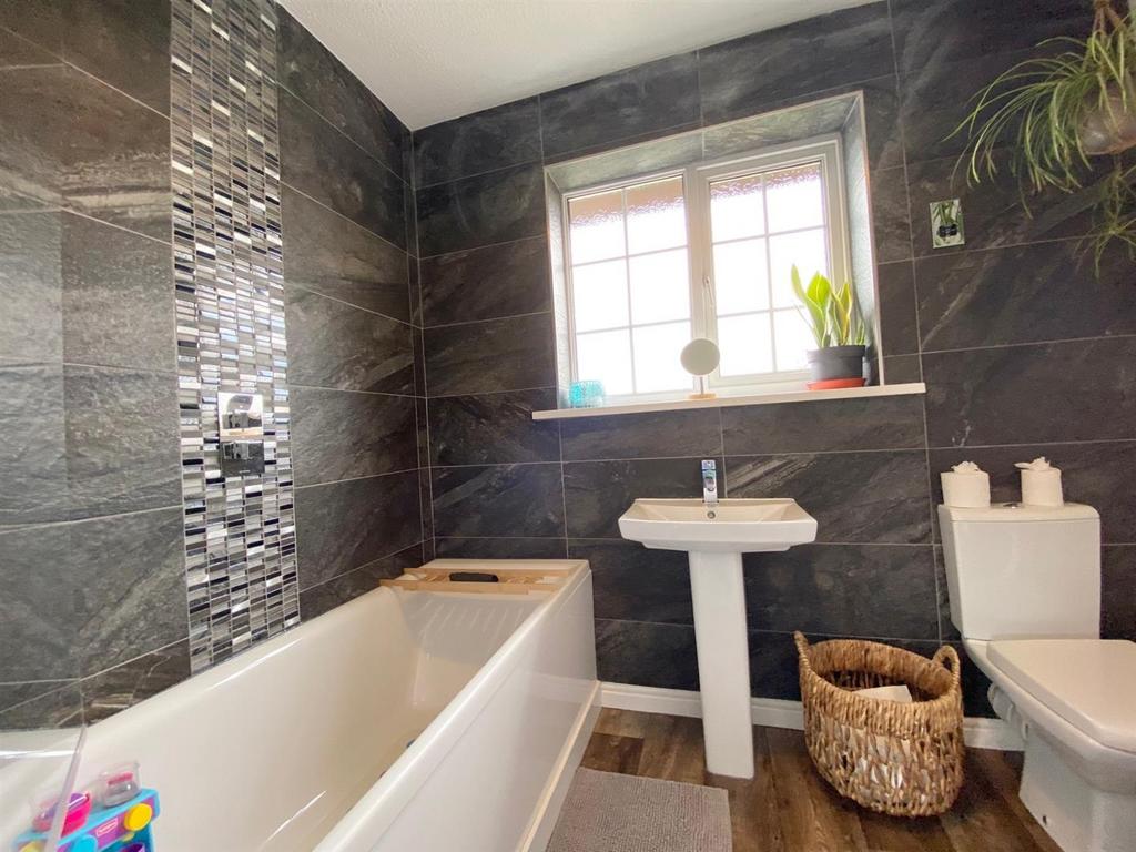 Thumbnail IMG 3327.jpg