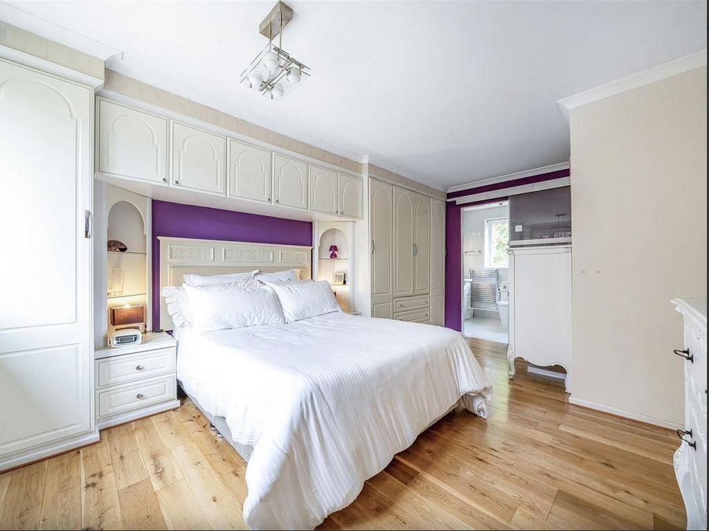 Bedroom 2.JPG