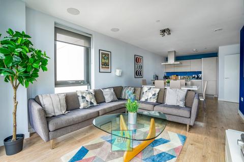 3 bedroom penthouse for sale, Beechwood Road, London E8