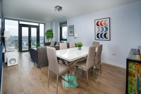 3 bedroom penthouse for sale, Beechwood Road, London E8