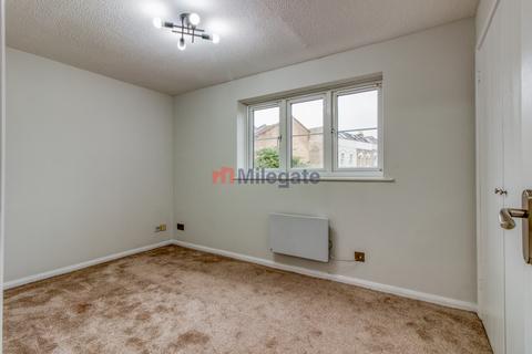 1 bedroom flat to rent, Kiver Road, London N19