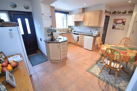 2 bedroom semi-detached bungalow for sale, Stoneyfields, Easton-In-Gordano