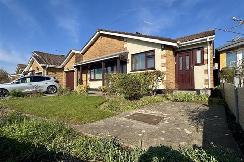 2 bedroom semi-detached bungalow for sale, Stoneyfields, Easton-In-Gordano