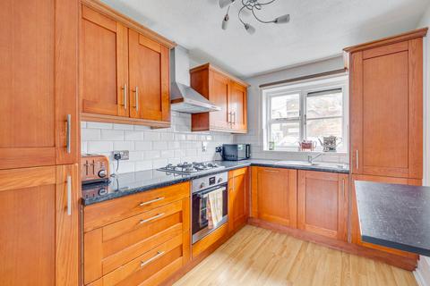 1 bedroom flat for sale, Maynard Close, Fulham, London