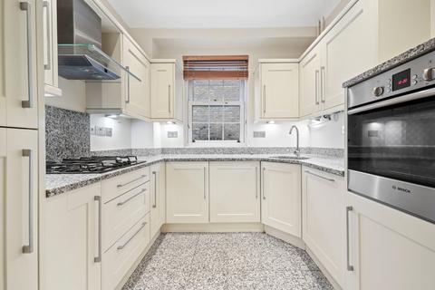 3 bedroom terraced house to rent, Sovereign Crescent, London