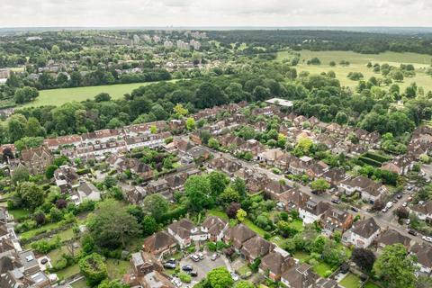 3 bedroom detached house for sale, Vicarage Drive, East Sheen