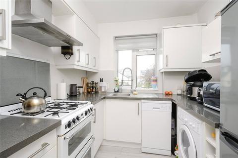 2 bedroom flat to rent, Park Close, Kingston upon Thames