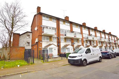 3 bedroom flat for sale, Sutton Road, Plaistow