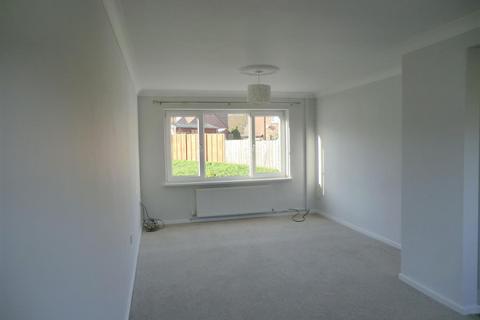 3 bedroom house to rent, 12 Sherwood CloseWalkington