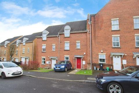 4 bedroom terraced house to rent, Casson Drive, Bristol BS16