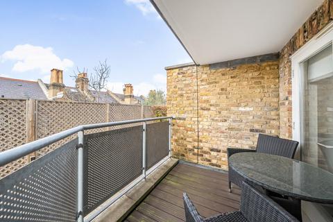 2 Octavia Mews, London, W9 3LQ