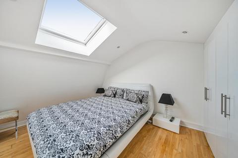 2 Octavia Mews, London, W9 3LQ