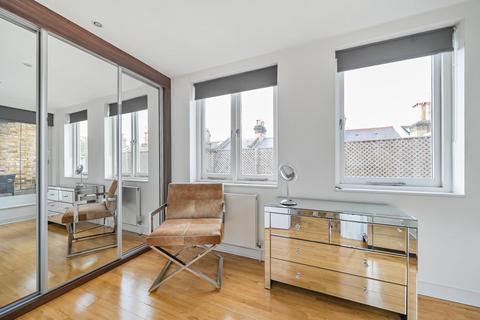2 Octavia Mews, London, W9 3LQ
