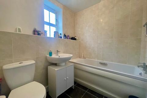 2 bedroom apartment for sale, Farnborough Drive, Daventry, Northamptonshire, NN11 8AL