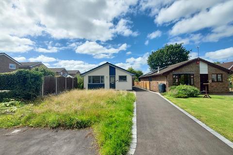 3 bedroom bungalow to rent, Hazel Close, Preston PR1