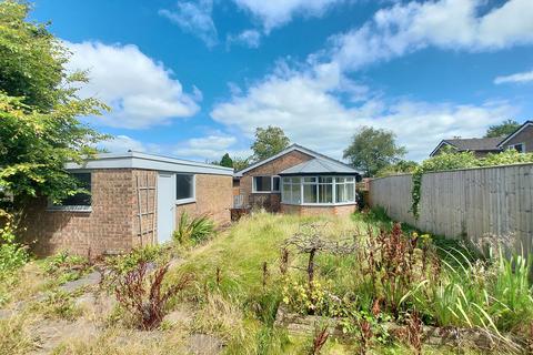 3 bedroom bungalow to rent, Hazel Close, Preston PR1