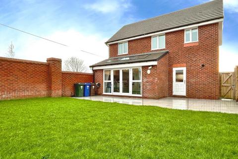 3 bedroom detached house for sale, Woodlark Walk, Goldthorpe