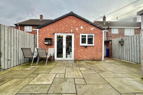 76 Doles Crescent, Royston, Barnsley, S71 4LA