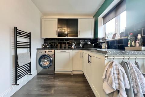 76 Doles Crescent, Royston, Barnsley, S71 4LA