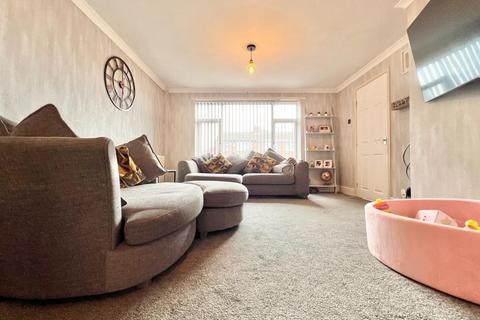 76 Doles Crescent, Royston, Barnsley, S71 4LA