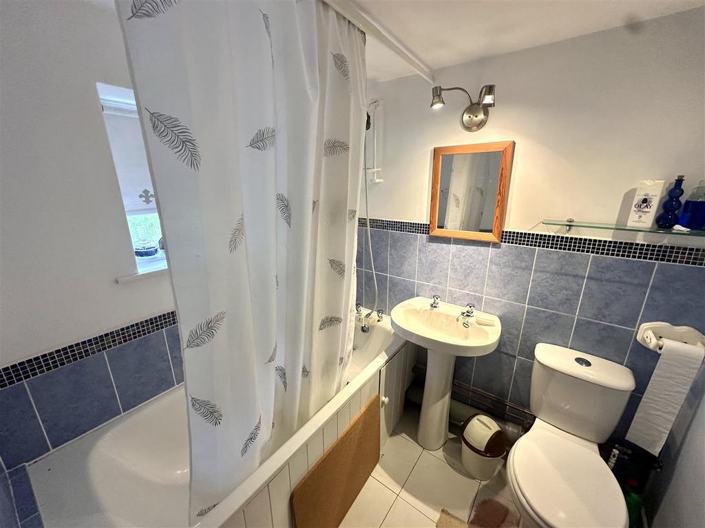 BATHROOM off