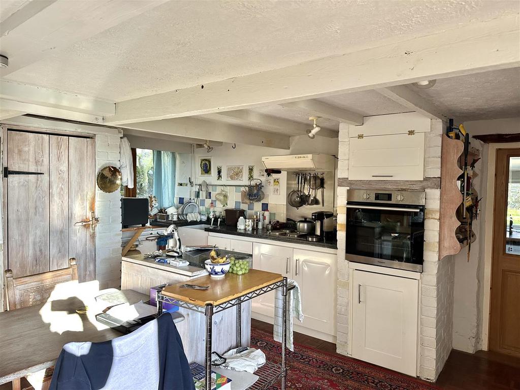 Open plan kitchen/dining/living area