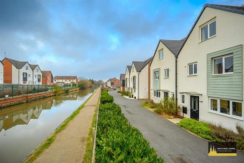 4 bedroom semi-detached house for sale, Phillips Walk, Weavers Wharf, Coventry * CANAL SIDE LOCATION *