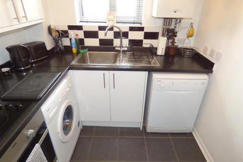 2 bedroom flat for sale, Ashtree Court, Waltham Abbey EN9