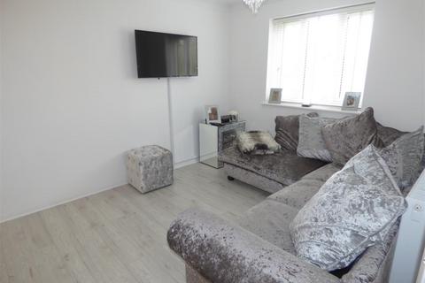 2 bedroom flat for sale, Ashtree Court, Waltham Abbey EN9