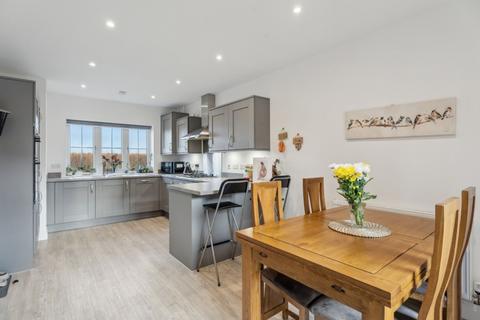 2 Fairchild End, Haddenham, Aylesbury, HP17 8DW