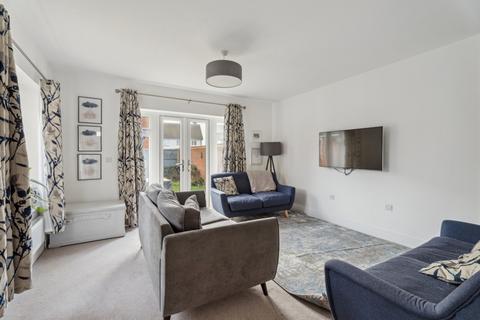 2 Fairchild End, Haddenham, Aylesbury, HP17 8DW